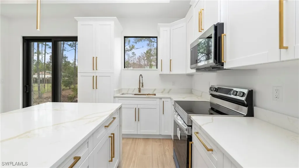 2737 48th Avenue NE Naples FL 34120