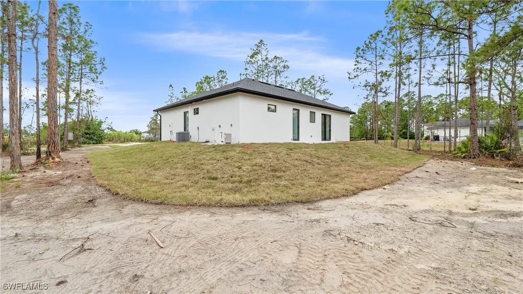 2737 48th Avenue NE Naples FL 34120