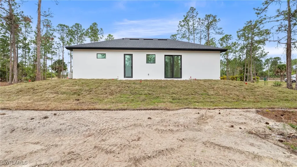 2737 48th Avenue NE Naples FL 34120