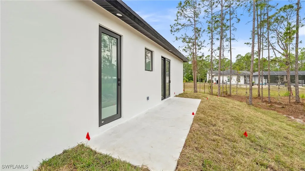 2737 48th Avenue NE Naples FL 34120