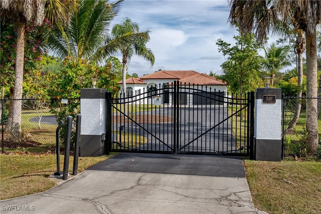 510 13th Street NW Naples FL 34120