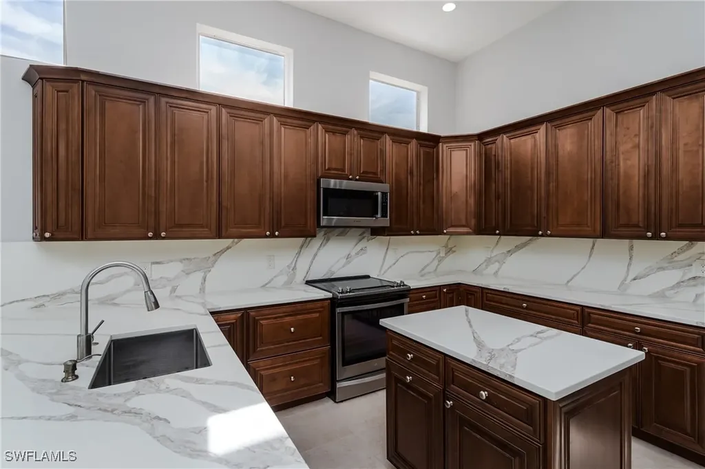 510 13th Street NW Naples FL 34120