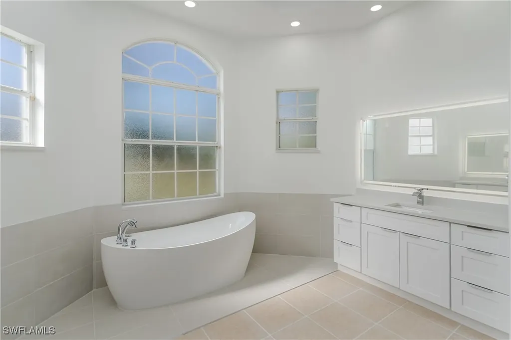 510 13th Street NW Naples FL 34120