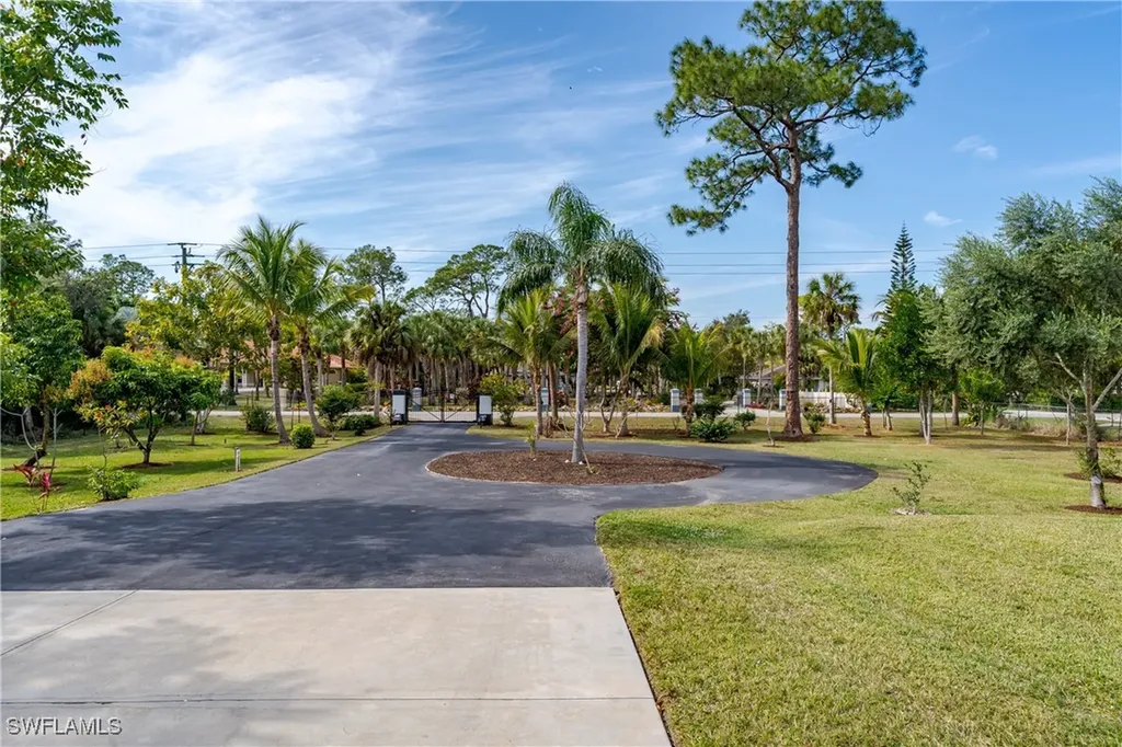 510 13th Street NW Naples FL 34120