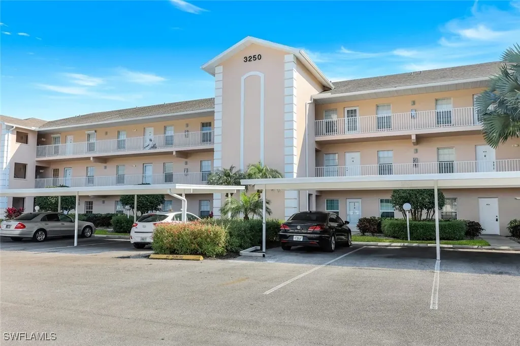 3250 Cypress Glen Way Naples FL 34109