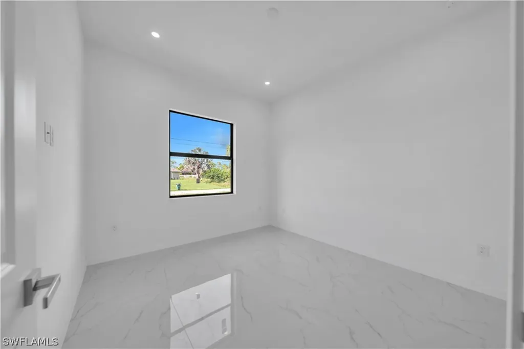 2318 NW 30th Terrace Cape Coral FL 33993