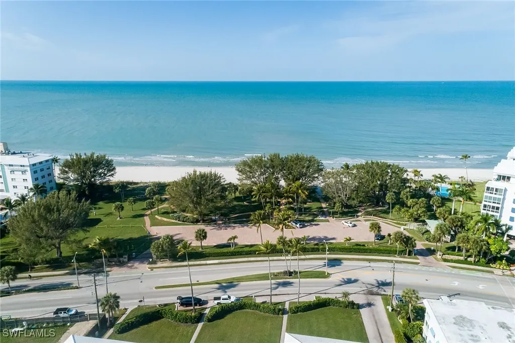 700 Bow Line Drive Naples FL 34103