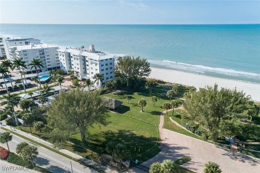 700 Bow Line Drive Naples FL 34103