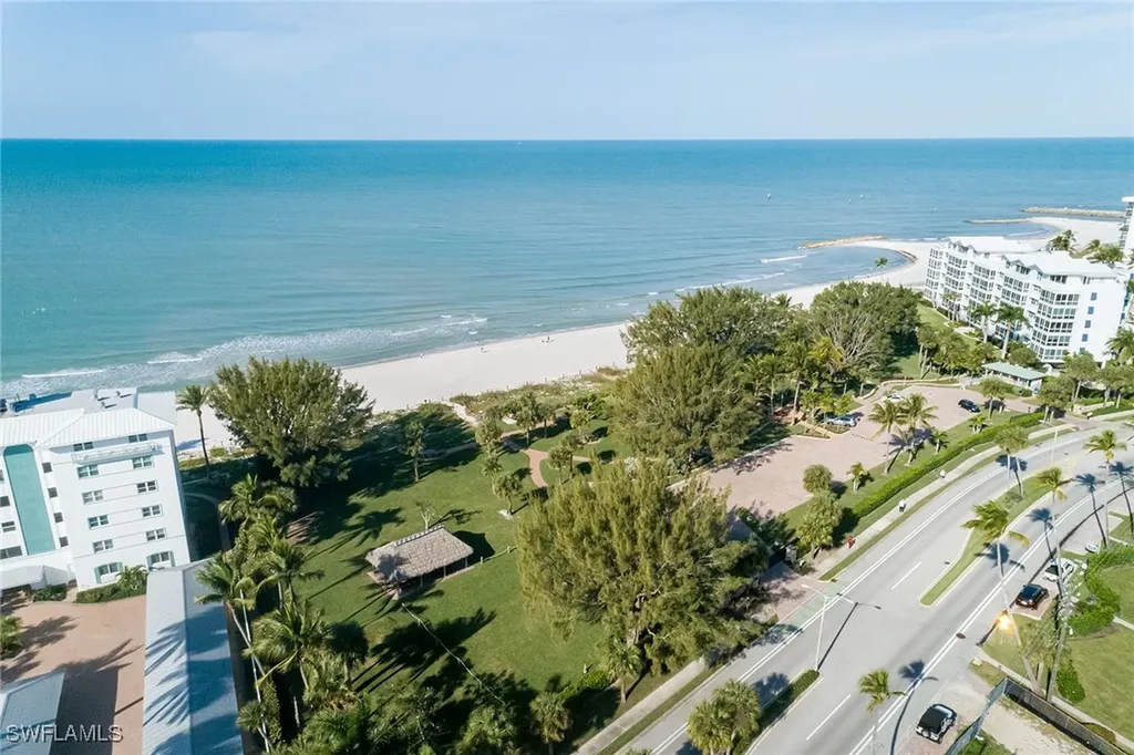 700 Bow Line Drive Naples FL 34103