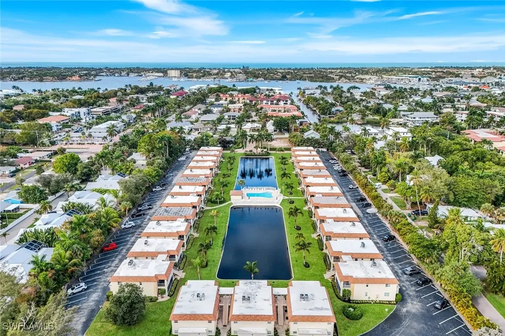 1155 Sandpiper Street Naples FL 34102