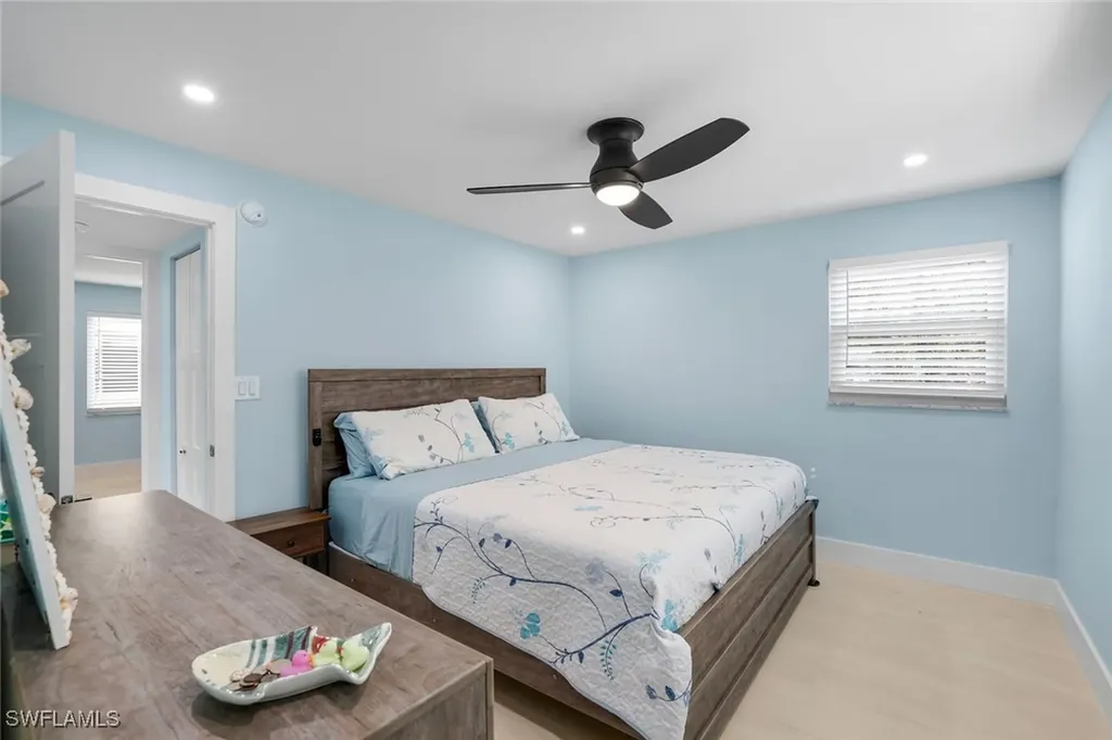 1155 Sandpiper Street Naples FL 34102