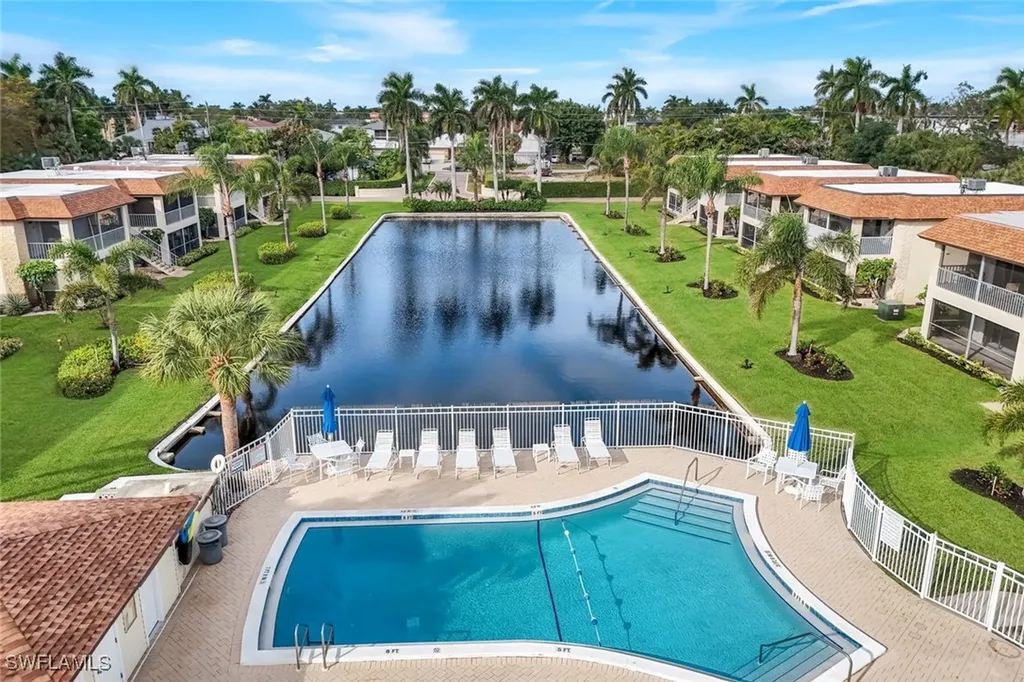 1155 Sandpiper Street Naples FL 34102