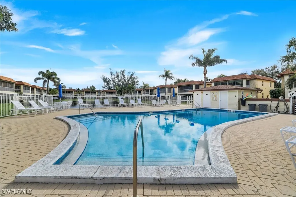 1155 Sandpiper Street Naples FL 34102