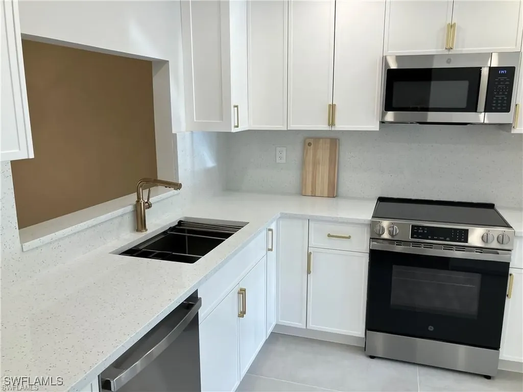 1826 Kings Lake Boulevard Naples FL 34112