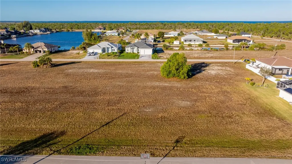 4002 NW 42nd Avenue Cape Coral FL 33993