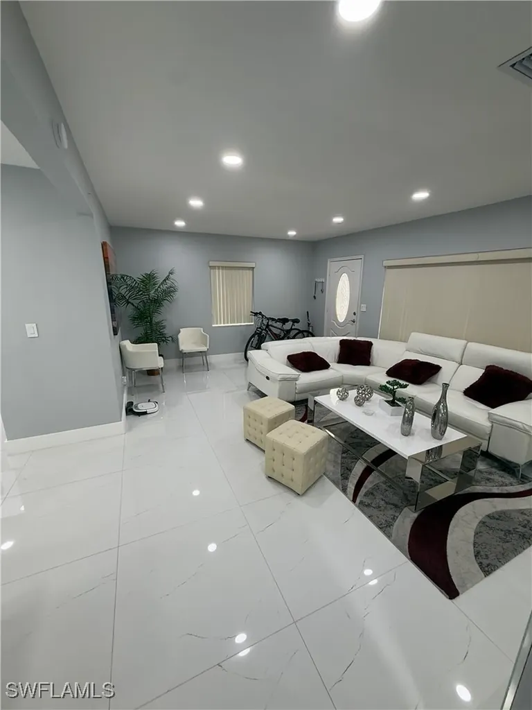 380 W 41st Street Hialeah FL 33182