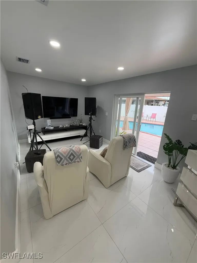380 W 41st Street Hialeah FL 33182