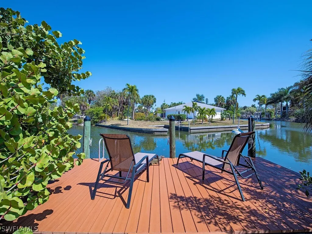 3165 Lakeview Drive Naples FL 34112