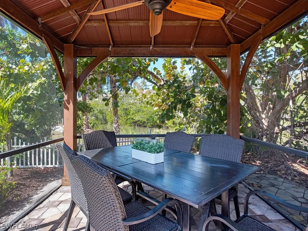 3165 Lakeview Drive Naples FL 34112
