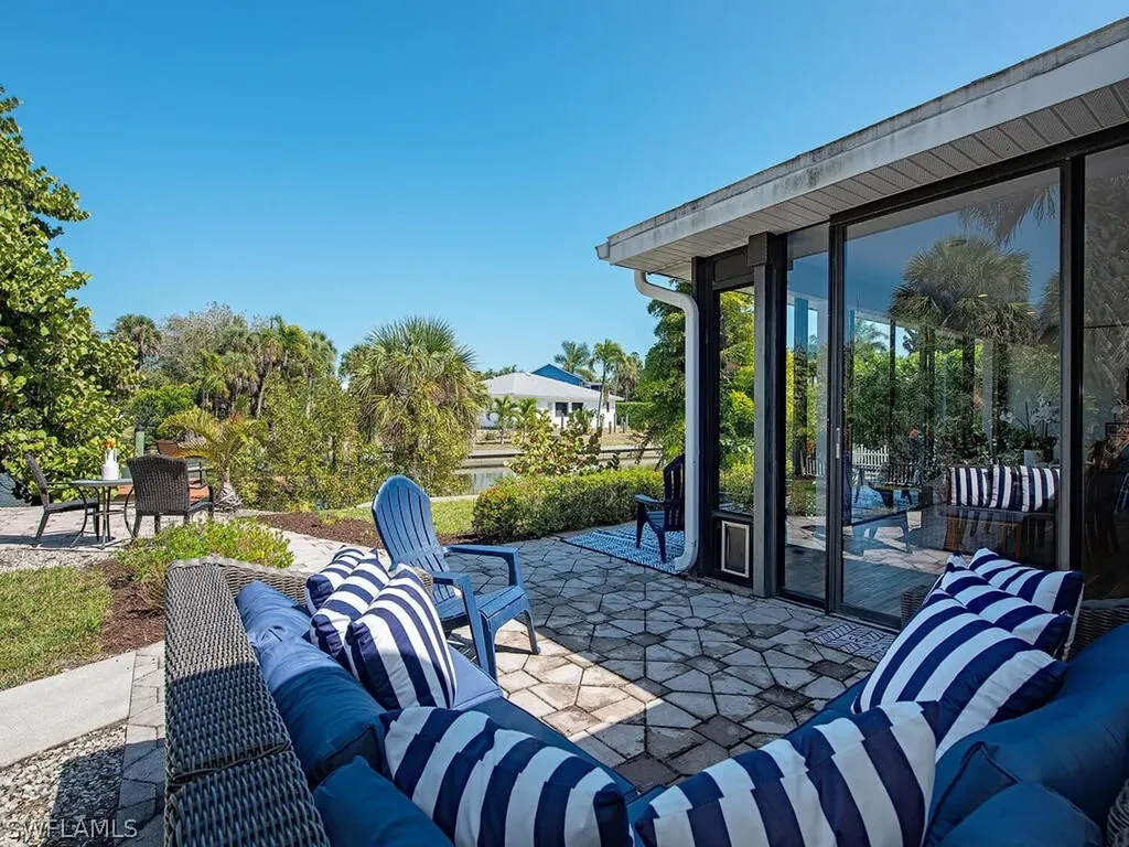 3165 Lakeview Drive Naples FL 34112