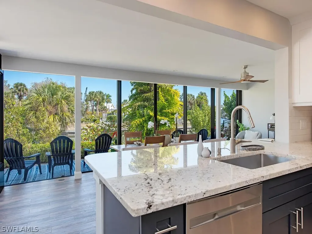 3165 Lakeview Drive Naples FL 34112