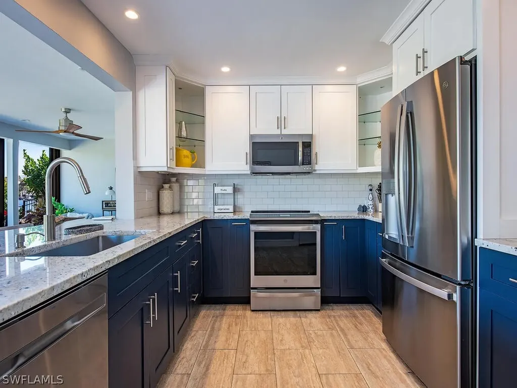 3165 Lakeview Drive Naples FL 34112