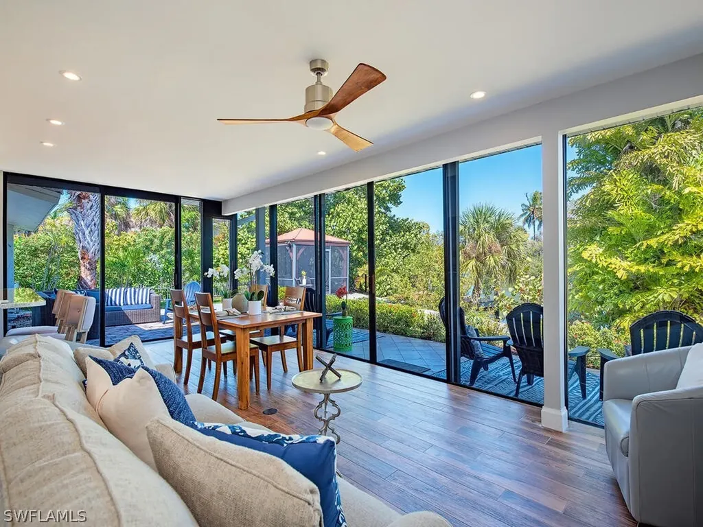 3165 Lakeview Drive Naples FL 34112