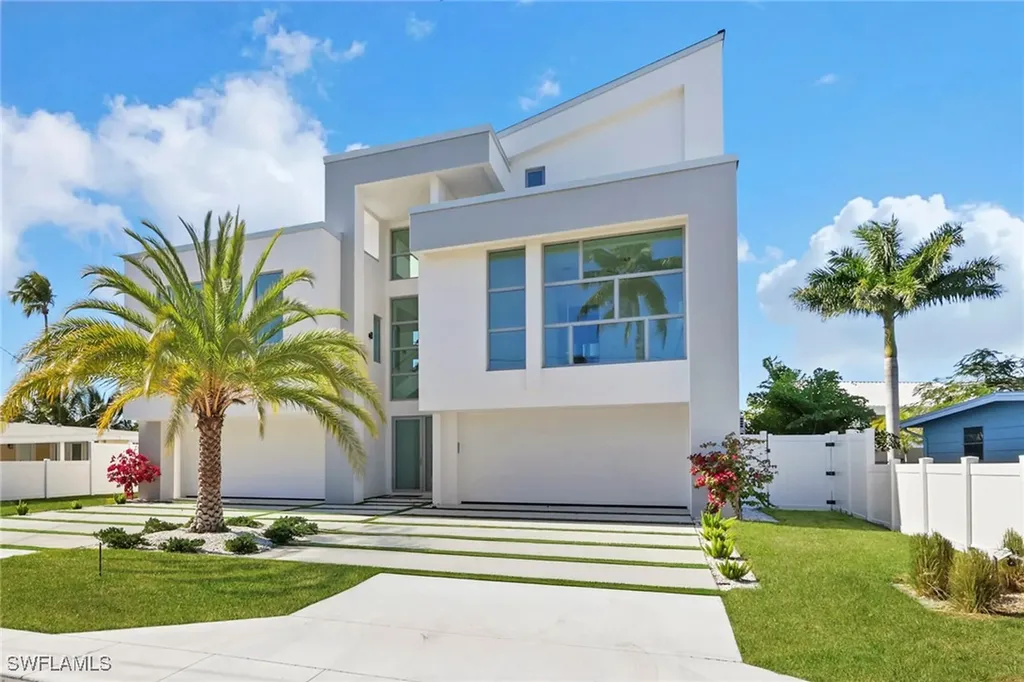 1798 Holiday Lane Naples FL 34104