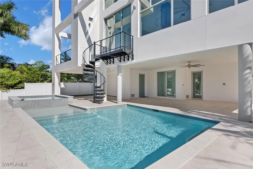 1798 Holiday Lane Naples FL 34104