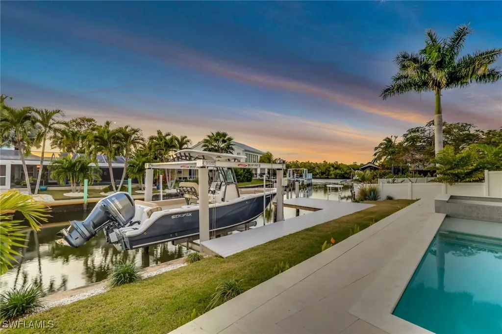 1798 Holiday Lane Naples FL 34104