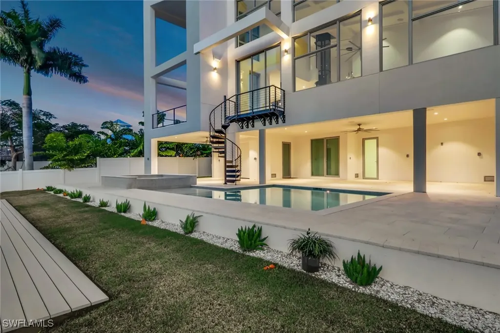 1798 Holiday Lane Naples FL 34104