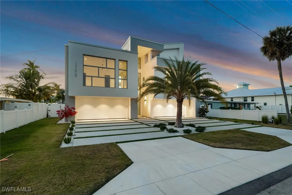 1798 Holiday Lane Naples FL 34104