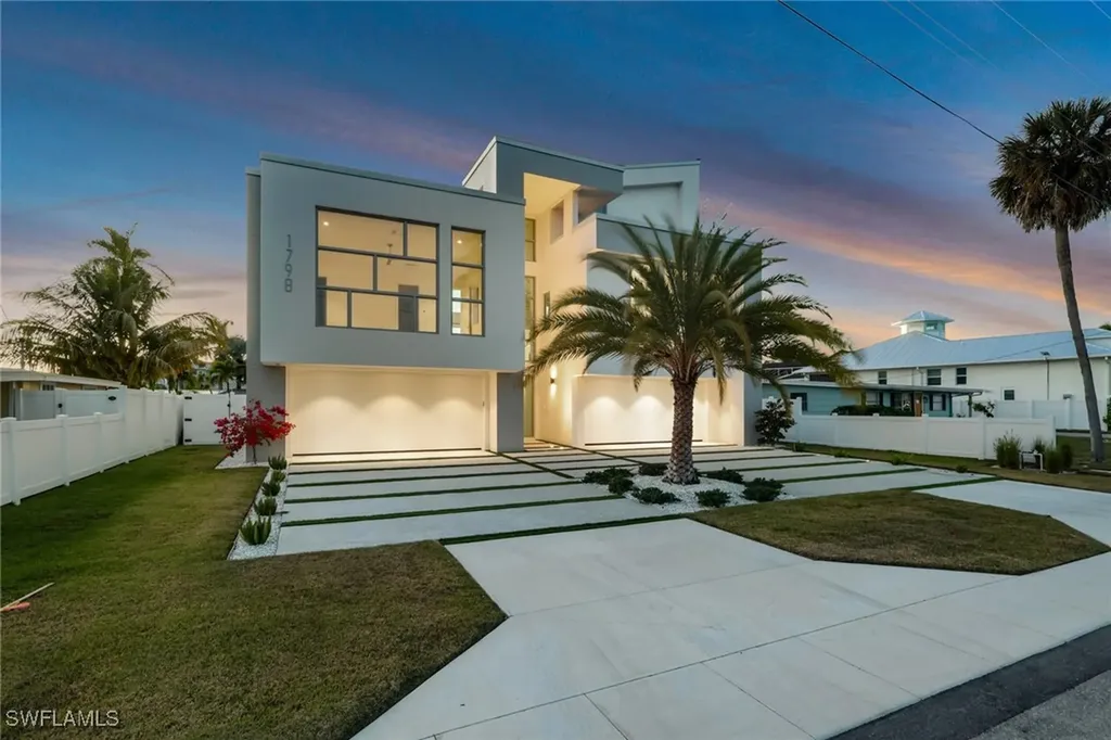 1798 Holiday Lane Naples FL 34104
