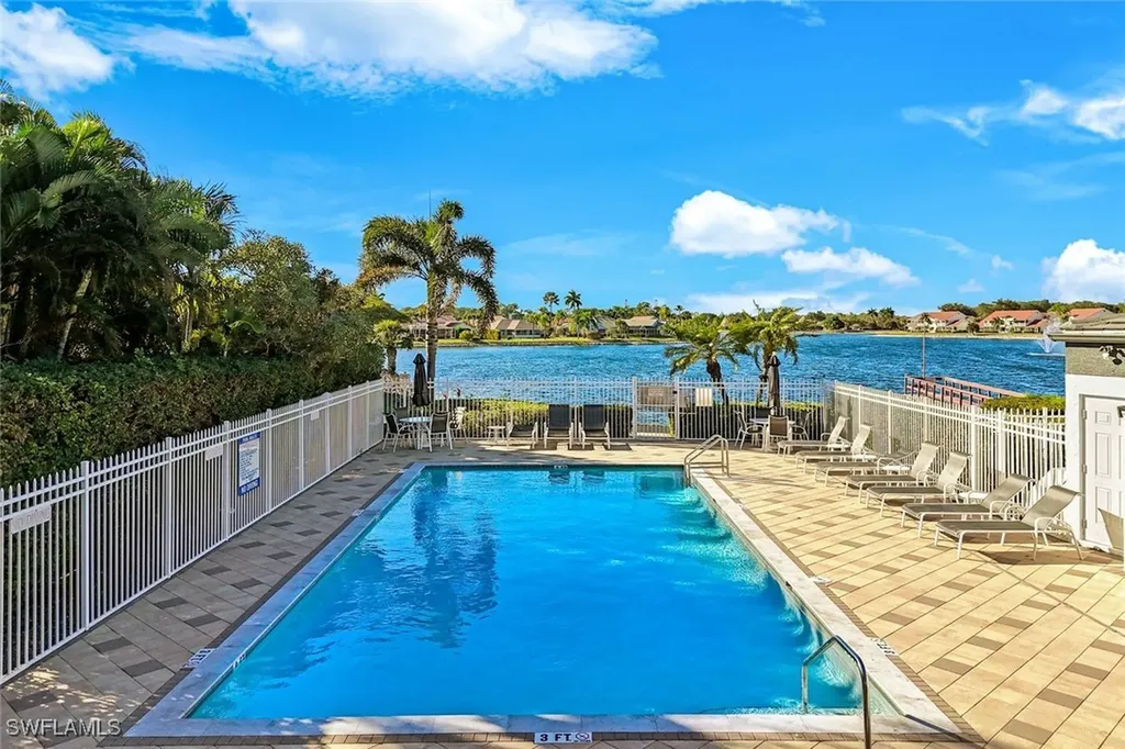 658 Lambton Lane Naples FL 34104