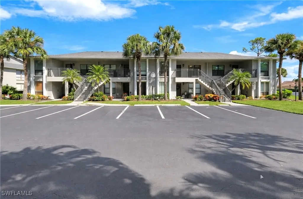 1228 Commonwealth Circle Naples FL 34116