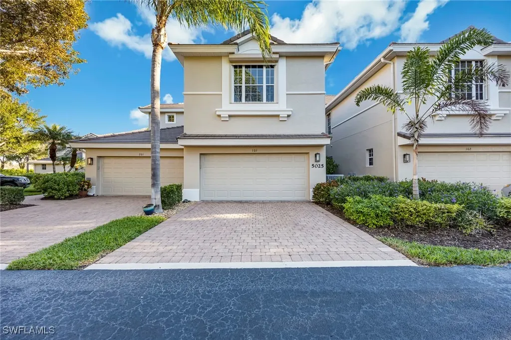 5025 Maxwell Circle Naples FL 34105