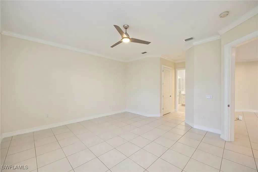 5025 Maxwell Circle Naples FL 34105