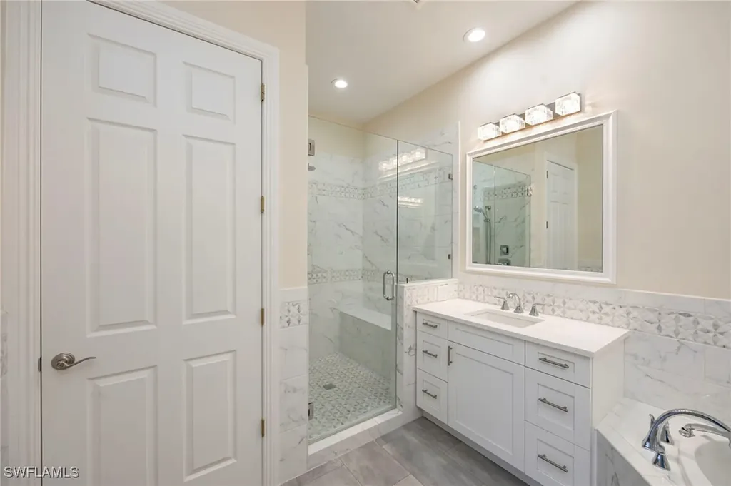 5025 Maxwell Circle Naples FL 34105