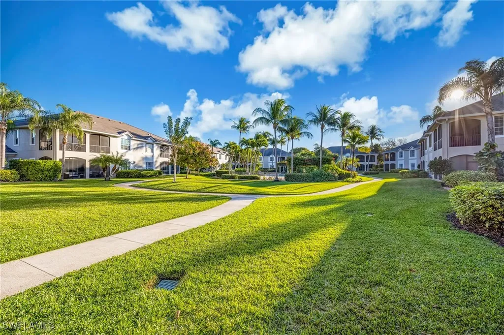 5025 Maxwell Circle Naples FL 34105