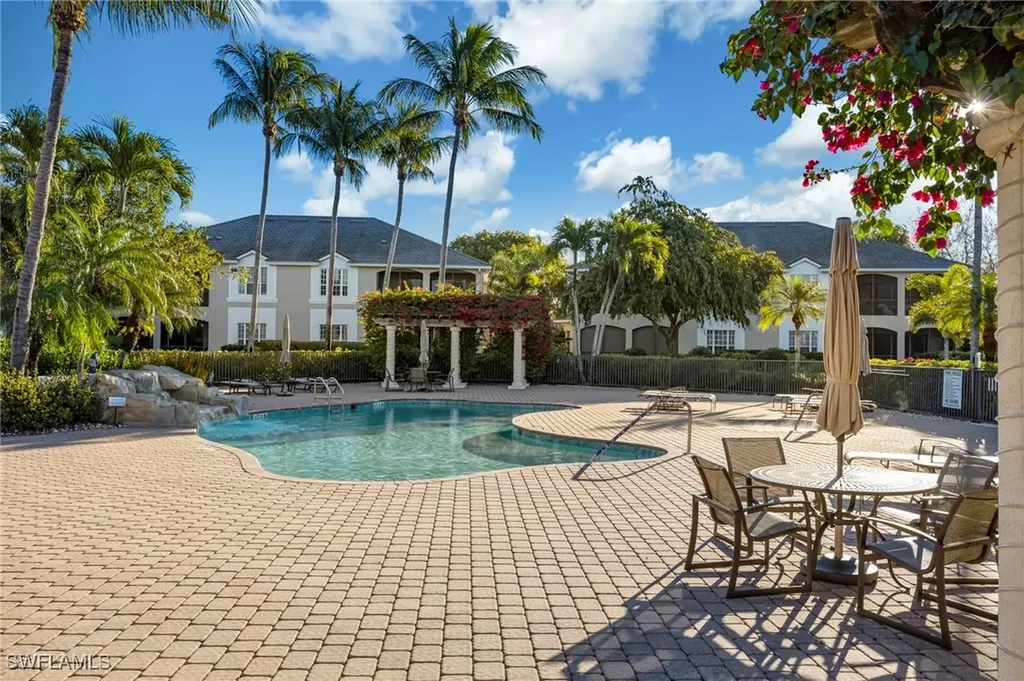 5025 Maxwell Circle Naples FL 34105