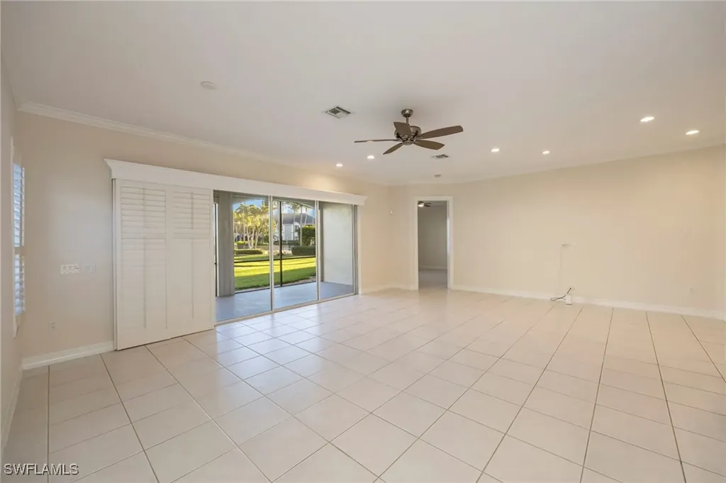 5025 Maxwell Circle Naples FL 34105