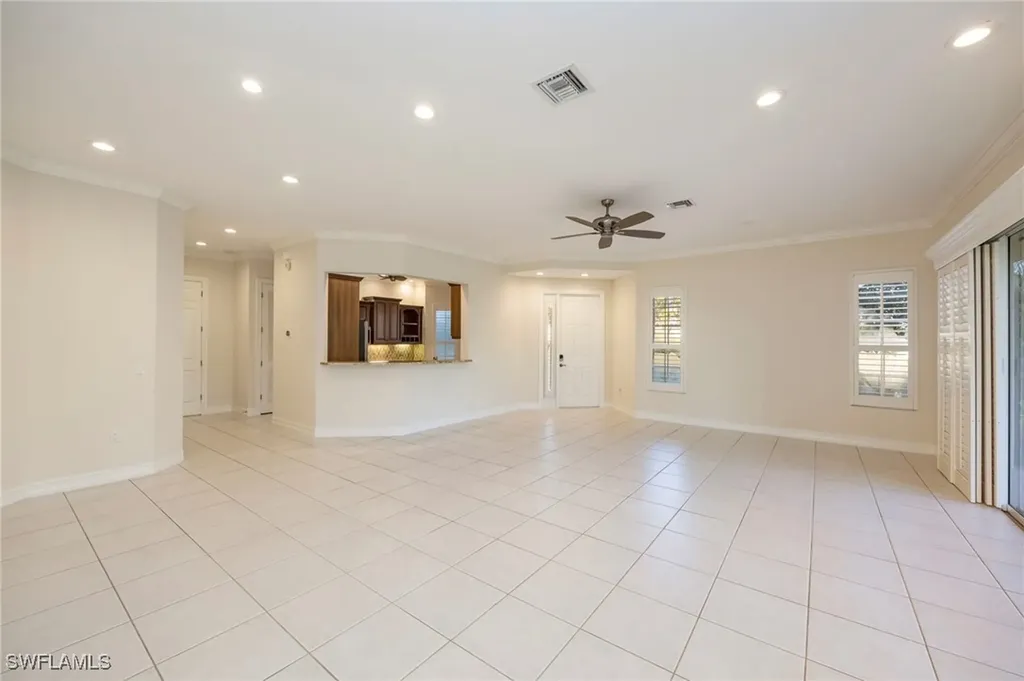 5025 Maxwell Circle Naples FL 34105