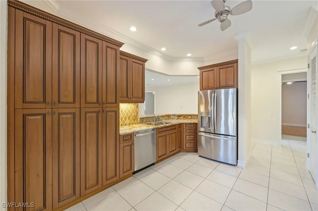 5025 Maxwell Circle Naples FL 34105