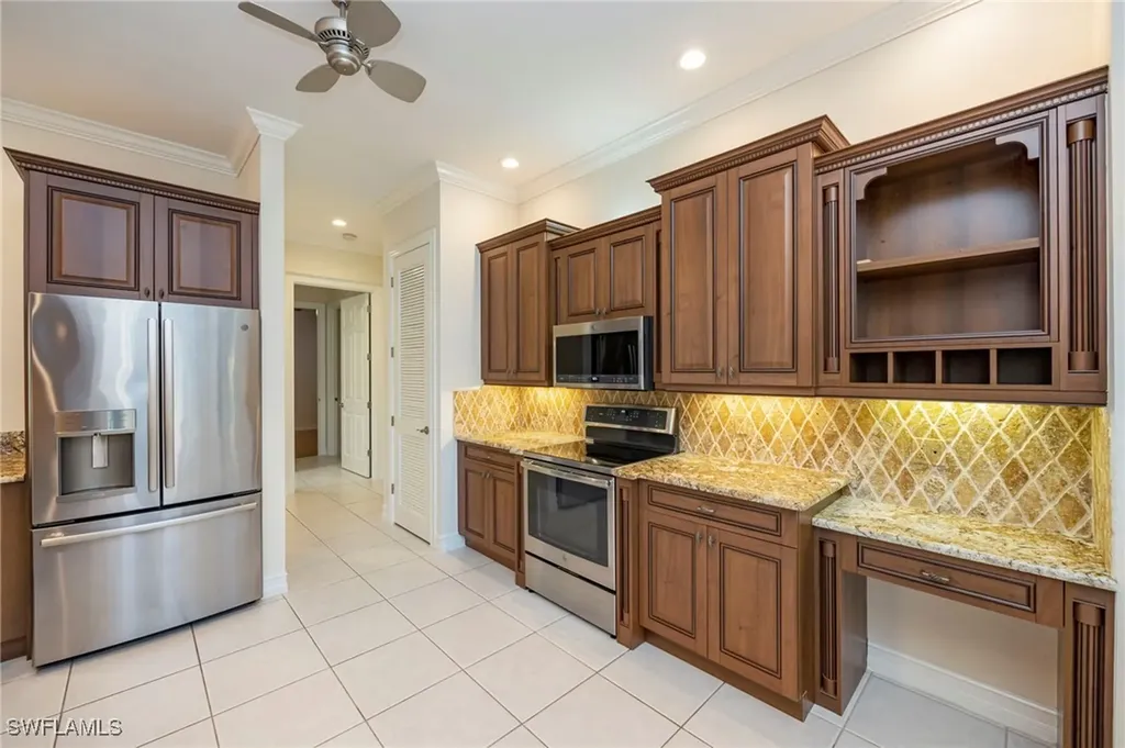 5025 Maxwell Circle Naples FL 34105