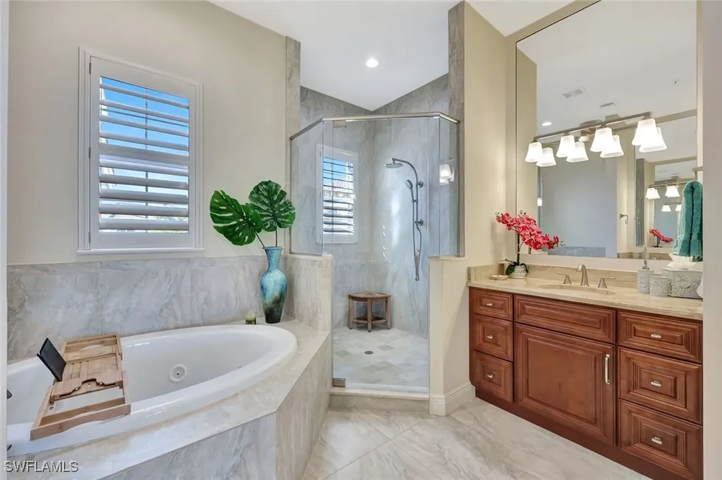 608 El Camino Real Naples FL 34119