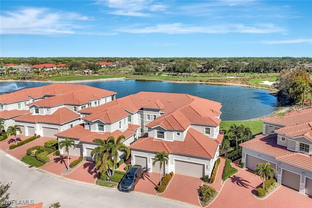 608 El Camino Real Naples FL 34119