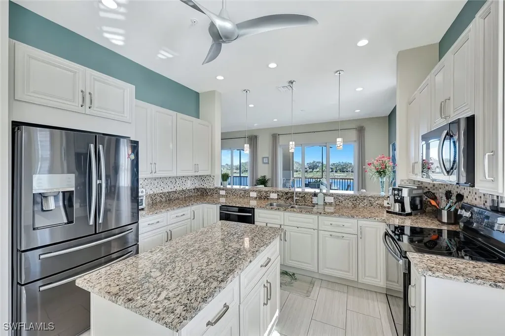 608 El Camino Real Naples FL 34119
