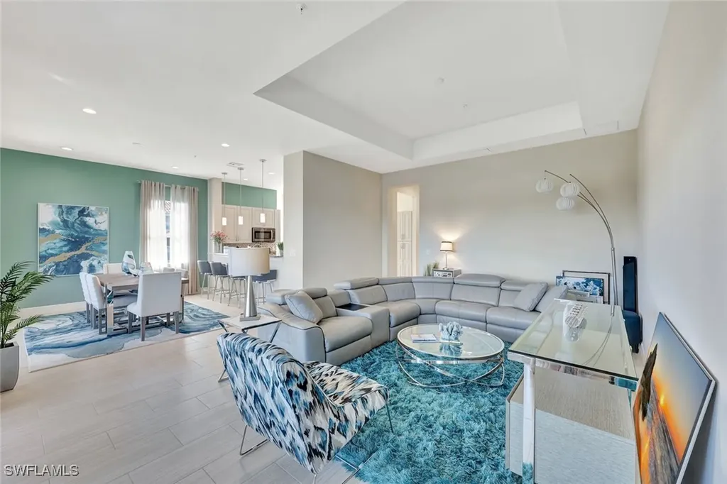 608 El Camino Real Naples FL 34119