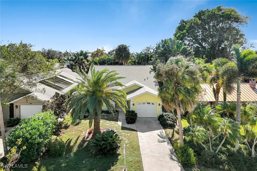 Naples FL, 812 102ND Avenue N