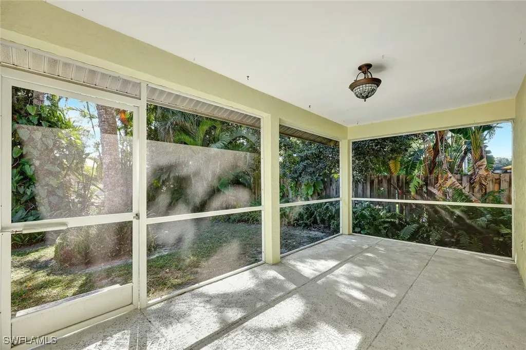 812 102nd Avenue N Naples FL 34108